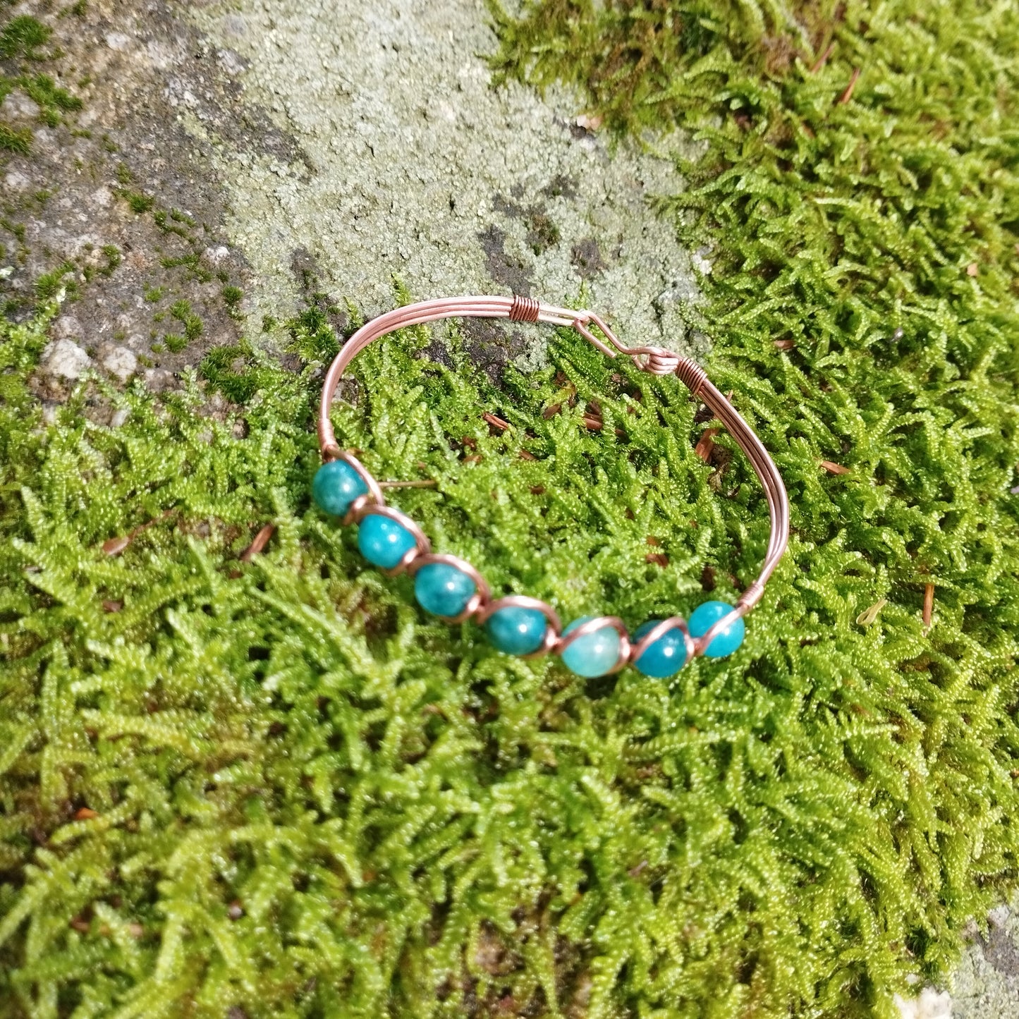 Bracelet fait main en cuivre et apatite