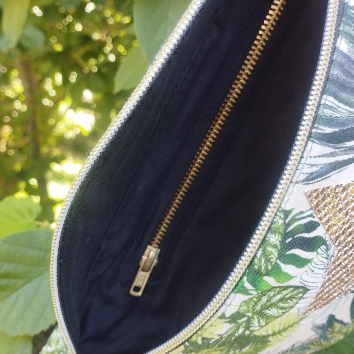 Sac banane jungle feuille tissu jungle tissu monstera sangle noir fermeture éclair doré coton étoile doré brillante paillette fermeture remforcé doublure noir