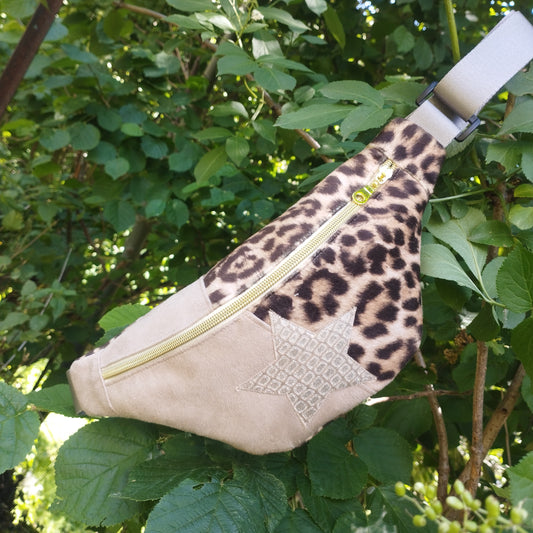 Sac banane léopard marron et beige sangle beige fermeture éclair doré coton étoile doré brillante paillette